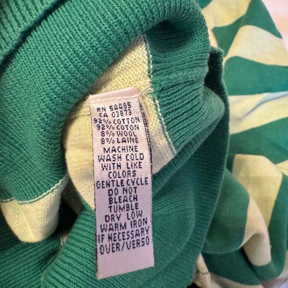 American Eagle - Green 🦖Cream Crew neck women’s top - size Small - Picture 10 of 10